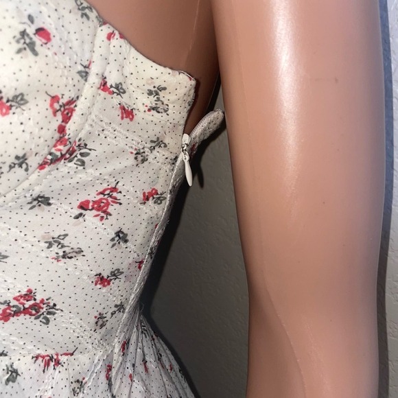 Guess brand dress ditsy floral white pink fit & Flare side zip up lined SZ SM - Picture 10 of 12